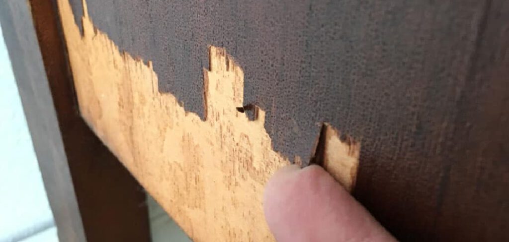 How to Repair Wood Chips in Furniture
